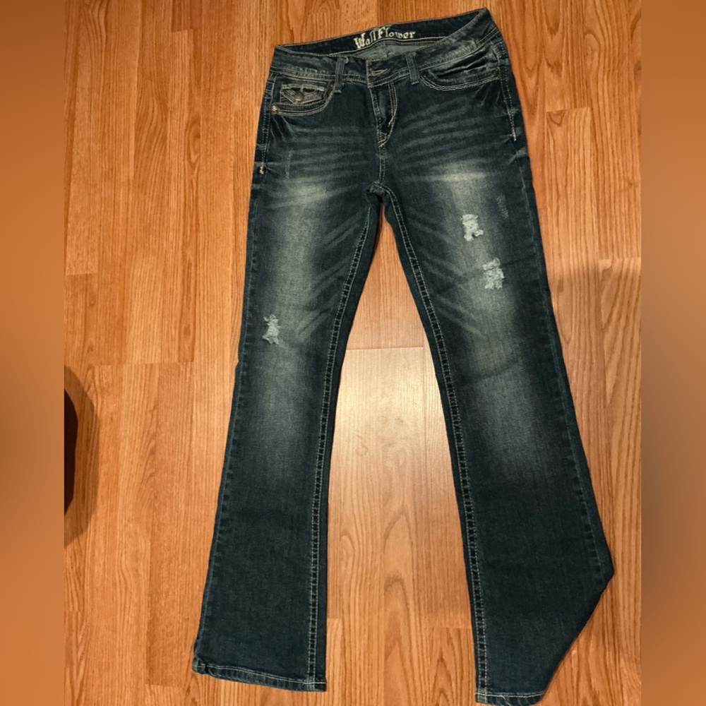 Wallflower Women's Dark Blue distressed Jeans